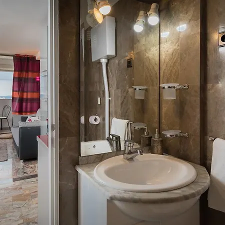 Panoramic City Apartment