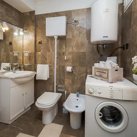 Panoramic City Apartment